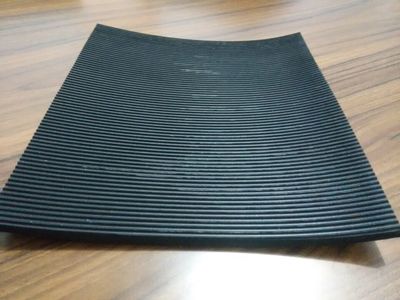 易佰電力 專業(yè)制造高品質(zhì)工業(yè)橡膠板、絕緣橡膠板與絕緣墊片